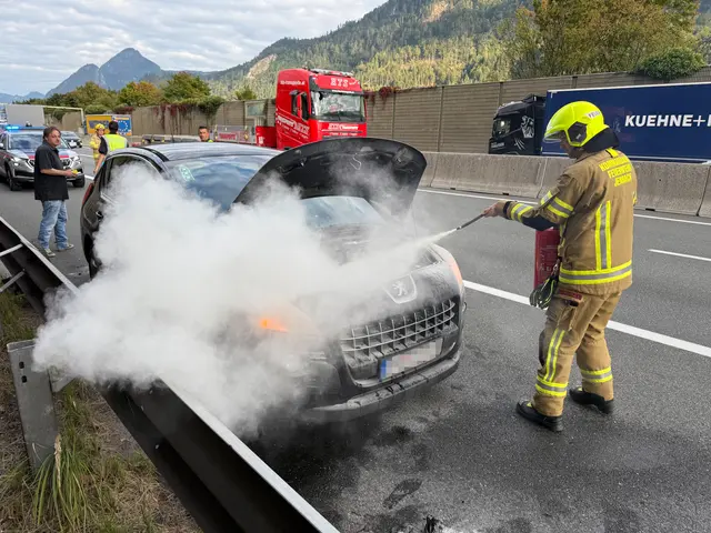 Die Feuerwehr war schnell vor Ort, um den Brand zu löschen. | Foto: ZOOM-Tirol