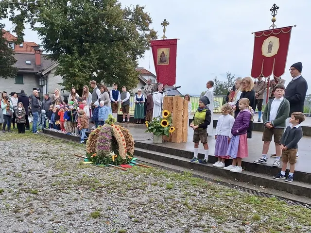 In ökumenischer Verbundenheit luden die römisch-katholische und die evangelische Pfarre gemeinsam zum Gottesdienst ein. | Foto: Karl Edtstadler
