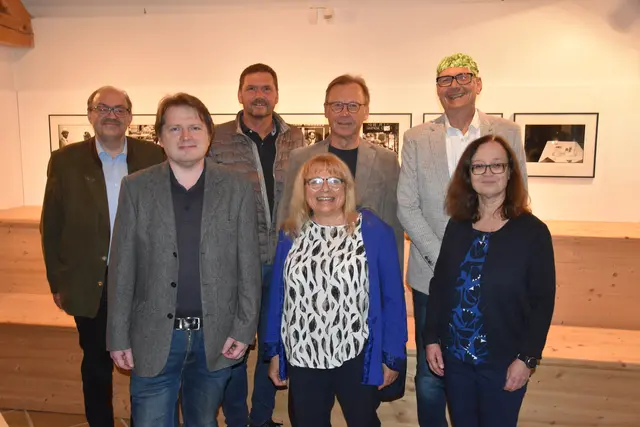 Vernissage im Urzeitmuseum: Gernot Hadwiger, Stefan Kraus, Franz Brunthaler, Erika Schreiber, Martin Lutz, Christoph Blesl, Jutta Fischel | Foto: Michaela Müller