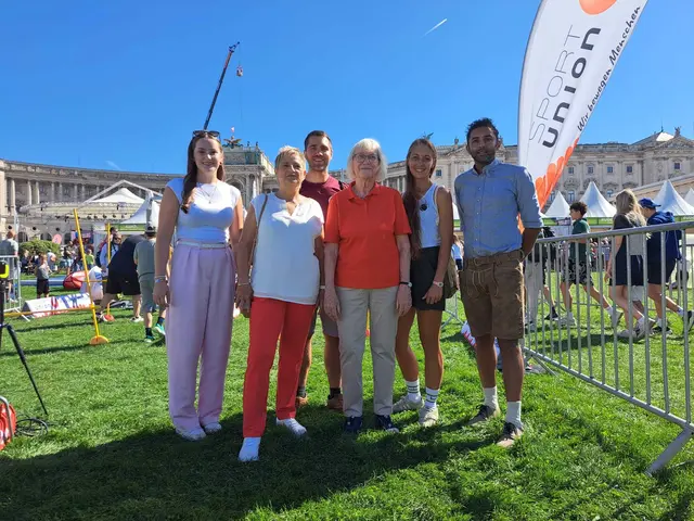Von links: Eva Windischbauer, Edith Maier, Sebastian Egger, Christine Holzmüller, Viktoria Krenn und Sudhir Batra. | Foto: Sportunion