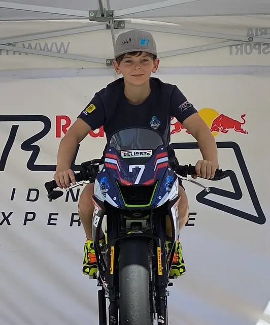 Jakob Brunauer ist begeisterter Motorrad-Rennfahrer. | Foto: Brunauer