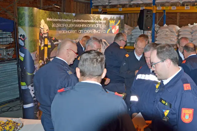 Auszeichnung der Feuerwehrmitglieder | Foto: BFK WT/St. Mayer