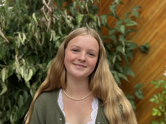 Eine kräftige, regionale Stimme begleitete die Krönung und das "drumherum". | Foto: Lina Chalusch