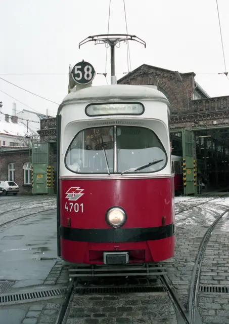Triebwagen 4701 der Type E1 als Linie 58 am 26.11.1996. unterwegs. (Archiv) | Foto: Wiener Linien