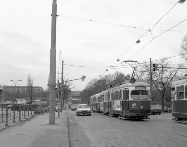 Linie 81 als Sonderlinie in der Ausstellungsstraße, mit Type E1-c3 im März 1987. (Archiv) | Foto: Wiener Linien