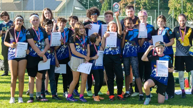 Linzer Team mit der Trophäe und dem Turniersieg! | Foto: Benjamin Bergmann und Dominik Baumann
