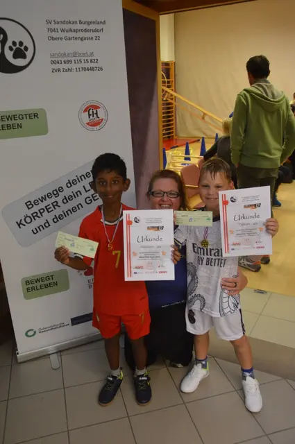 Stolz wurden die Urkunden Präsentiert.  | Foto: Sportverein Sandokan Burgenland