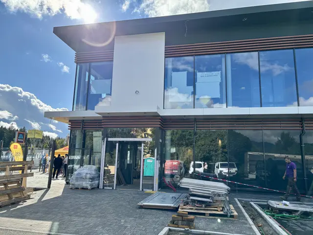 Die Bauarbeiten in Fohnsdorf laufen auf Hochtouren. Das neue McDonald's Restaurant soll in knapp zwei Wochen eröffnet werden. | Foto: MeinBezirk/ Julia Gerold