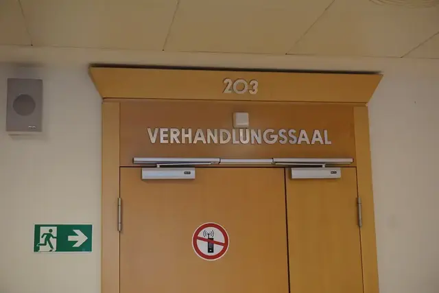 Erst vergangene Woche kam es zum Prozess gegen zehn junge Männer bzw. Burschen. Ein Teil dieser steht erneut im Fokus von Ermittlungen. (Archiv) | Foto: Ronja Reidinger/MeinBezirk