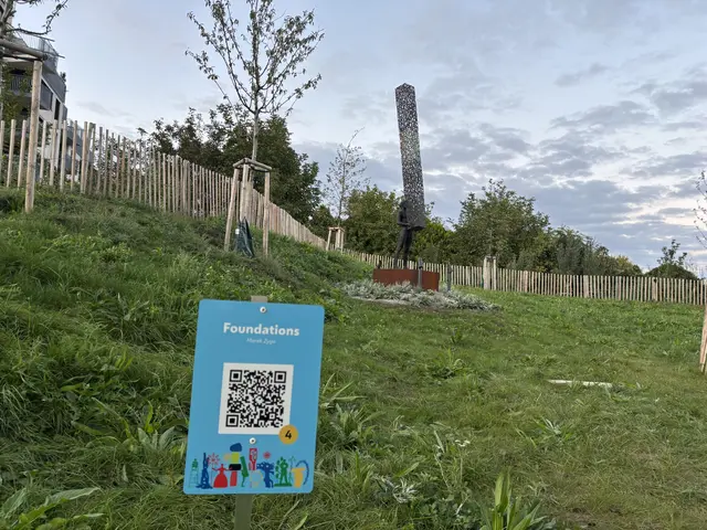 Die Skulptur "Foundations" von Marek Zyga. | Foto: Michael Marbacher/MeinBezirk