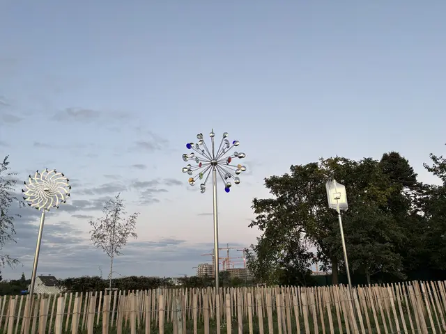 "Die Gestalt des Windes" sind Windspiele von Era Tsao. | Foto: Michael Marbacher/MeinBezirk