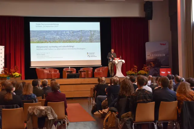 Vortrag am Nachmittag: Welche Rolle können alternative Antriebstechnologien spielen?  | Foto: Barbara Fluckinger
