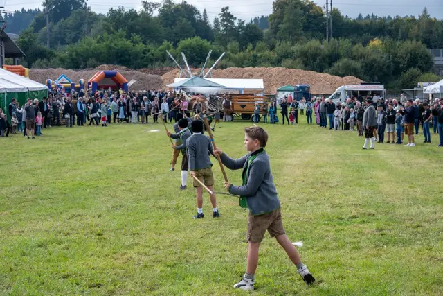 Die Kinder begeistern sich für die heimischen Bräuche. | Foto: Foto.Neuhofer.net