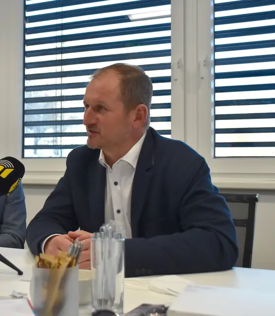 "Ich finde es befremdend, wenn sich ein Abgeordneter in Innsbruck hier anmaßt, besser Bescheid zu wissen als meine Person als Bürgermeister oder unsere Gemeinderäte", sagt Rainer Fankhauser. | Foto: Fluckinger/MB Archiv