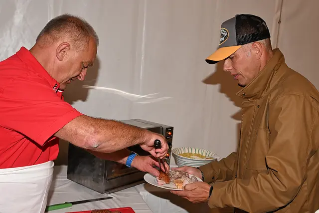 Es gab ein großzügiges Buffet mit Stelzen aus Unterberg und  vieles mehr. | Foto: Josef Bodner