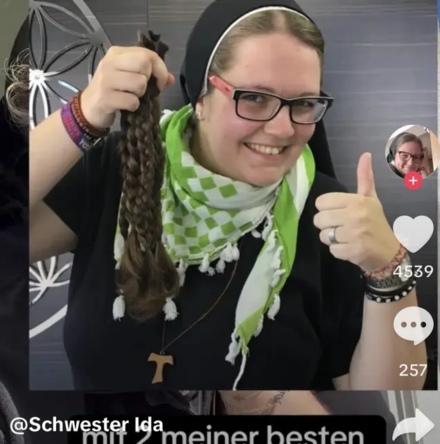 Sr. Ida postet fast täglich – auch über ihre Haare. | Foto: Sreenshot TikTok