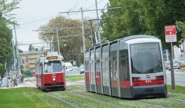 Linie 72 mit E2-c5 und Linie 71 mit Ulf Type B, Simmering 1. Tor, September 2013. (Archiv) | Foto: Wiener Linien/Helmer