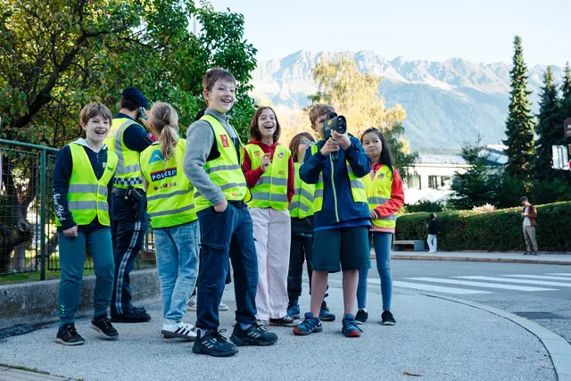 Die Kinder der VS Angerzellgasse hatten Spaß mit dem Radarmessgerät.  | Foto: ©Nils Lang
