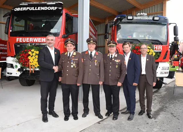 Im Zuge des 135-Jahr-Jubiläums der Feuerwehr Oberpullendorf wurden das neue Katastrophenschutzlager, drei Fahrzeuge und ein Notstromaggregat offiziell eingeweiht. | Foto: Landesmedienservice Burgenland/Gregor Hafner