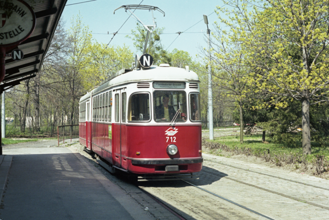 Linie N in der Prater Hauptallee im Jahr 1988. (Archiv) | Foto: Wiener Linien/Manfred Helmer