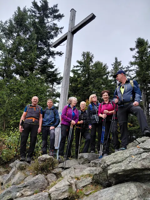 Gipfelkreuz am Knogl | Foto: Georg Köstler/Naturfreunde Hanzing