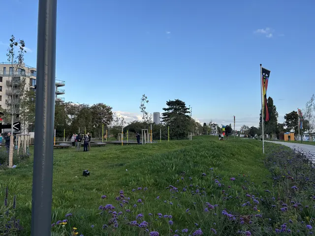 Im Park ist viel Grün gepflanzt worden. | Foto: Michael Marbacher/MeinBezirk