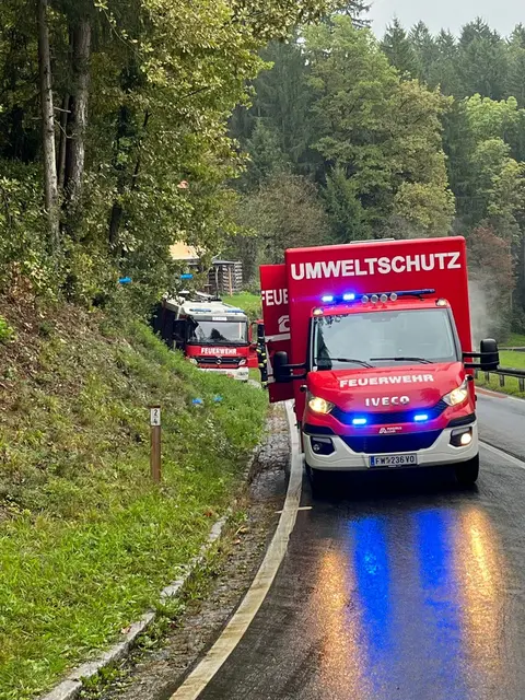 Das Ölschadensfahrzeug der FF Voitsberg wurde nachalarmiert. | Foto: FF Krems