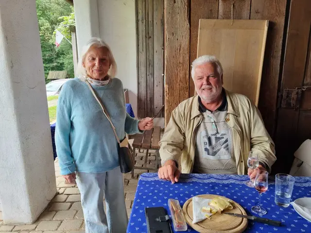 Evelyn Niederbacher-Kisser mit Dietrich Sifkovits im Freilichtmuseum Gerersdorf. | Foto: Dietrich Sifkovits