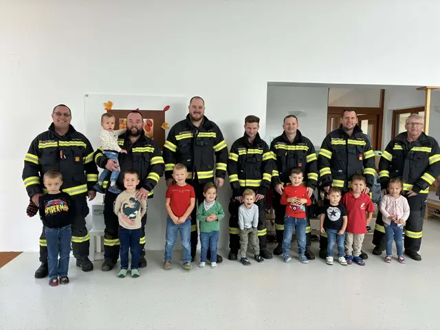 Die Übung trug dazu bei, den Kindern die Arbeit der Feuerwehr spielerisch näherzubringen. | Foto: Feuerwehr Illmitz