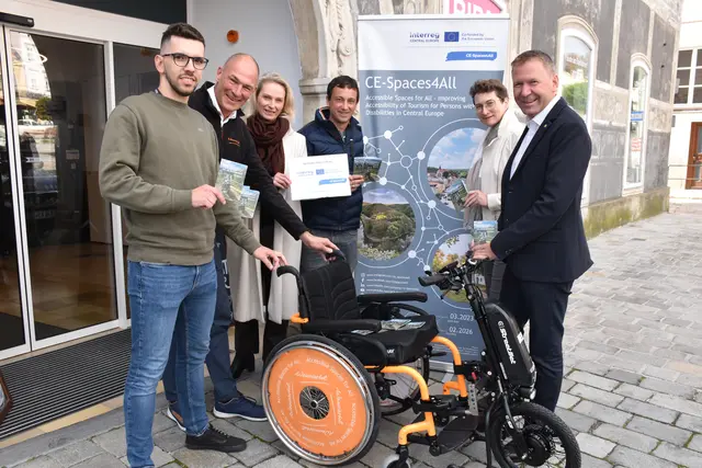 Übergabe des neuen eRollstuhls in Retz | Foto: Alexandra Goll