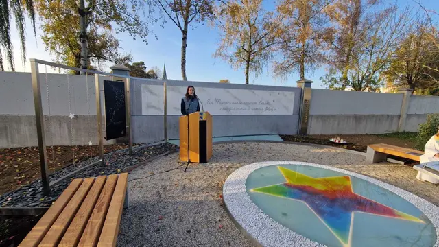 Bürgermeisterin Kerstin Suchan-Mayr sprach bei der Eröffnung des Sternenparks – November 2024. | Foto: Stadt St. Valentin
