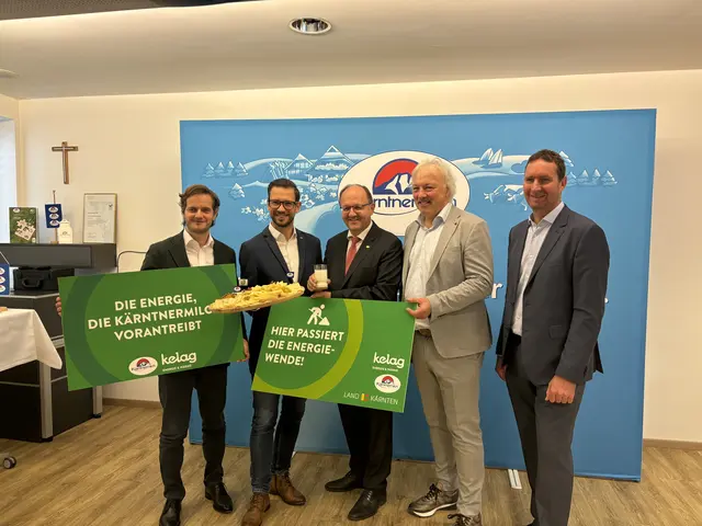 Christoph Herzeg (Geschäftsführer Kelag Energie & Wärme), Landesrat Sebastian Schuschnig, Helmut Petschar (Geschäftsführer Kärntnermilch), Adolf Melcher (Sprecher der Geschäftsführung der Kelag Energie & Wärme) und Reinhard Draxler (Vorstand Kelag) | Foto: kelag