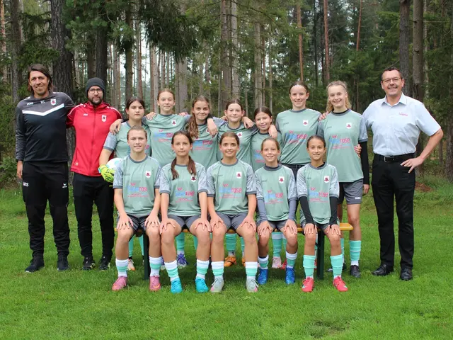 Die U14-Mädchen wurden mit neuen Trikots vom Restaurant Seerose am Klopeiner See ausgestattet.



 | Foto: Privat