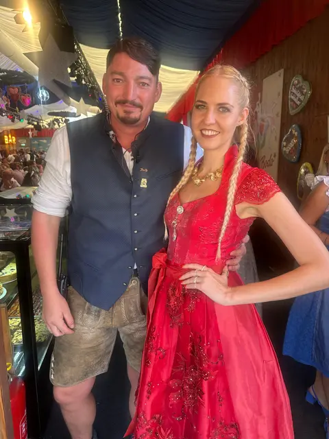 Beatrice Turin mit Security-Chef Ben Triefelder. | Foto: Turin