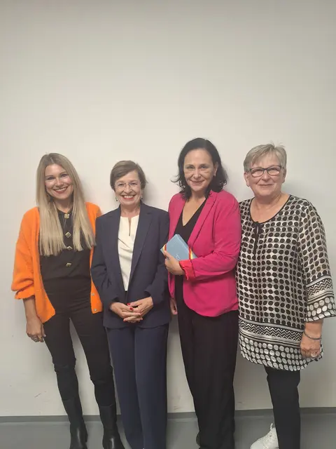 Julia Doskozil und Doris Schmidauer zu Gast beim Verein Heinzelfrauen in Mattersburg. | Foto: Heinzelfrauen