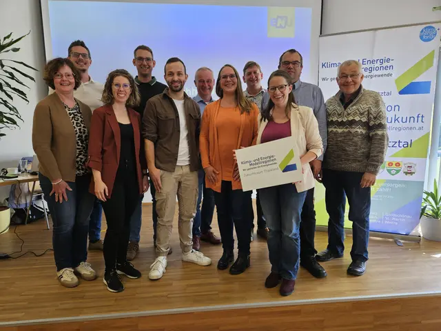 Olivia Rechberger (ENU), Ralph Zulehner (ENU), Verena Litschauer (KEM-Managerin Lainsitztal), Franz Krauskopf (GR Weitra), Tobias Zuwach (GR Dobersberg), Andreas Kozar (Bgm Reingers), Daniela Mozza (GR Waldkirchen), Gottfried Pfeiffer (GR Moorbad-Harbach), Christina Hirsch (KEM Managerin Thayaland), Reinhard Ringl (Bgm Waldkirchen/Thaya) und Franz Strohmer (Vize-Bgm Thaya) | Foto: KEM Lainsitztal