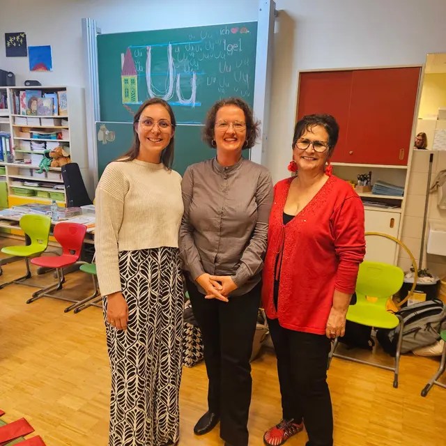 (v.l.) Lisa Neuberger, stellvertretende Obfrau des Vereins Montessori Burgenland, Tanja Leberl, Leiterin des Zentrums für Elementarpädagogik an der PPH Burgenland und Claudia Wenko, Obfrau des Vereins Montessori Burgenland | Foto: Montessori Burgenland