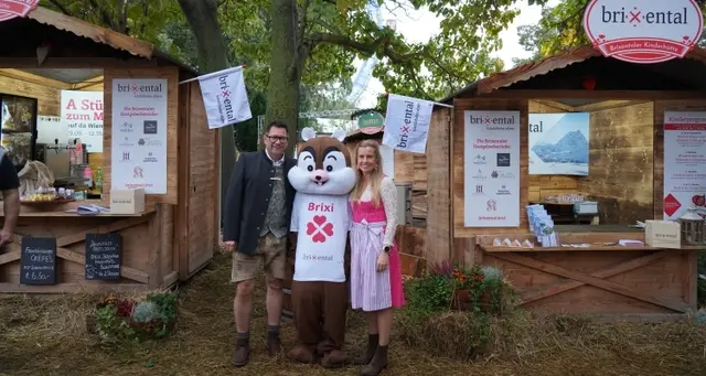 Auf der Kaiser Wiesn wurde "Brixi", das neue Familien-Maskottchen, vorgestellt. | Foto: TVB Kitzbüheler Alpen-Brixental