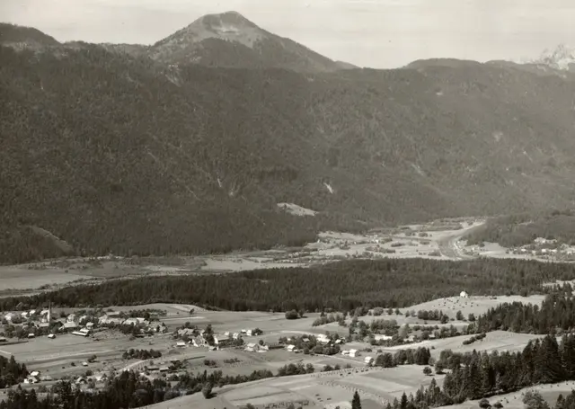 St. Stefan und Umgebung (Richtung Westen und Südwesten), Kalvarienberg noch nicht bewaldet. | Foto: Archiv