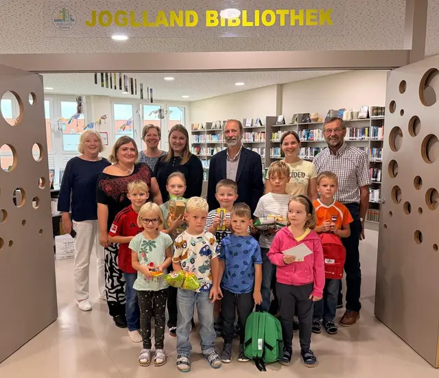 Glückliche Gewinner in der Jogllandbibliothek Wenigzell. | Foto: Faustmann