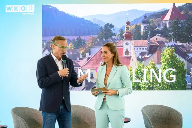 Gert Zaunbauer mit Moderatorin Ina Sabitzer. | Foto: putz &amp; stingl
