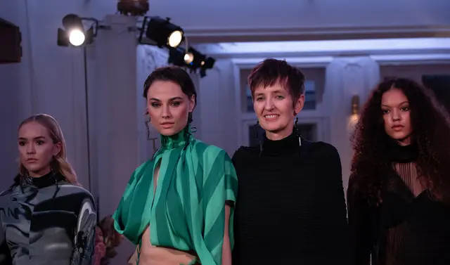 Die Hornerin Qendresa Bulliqi mischt wieder die internationale Modewelt auf. | Foto: Margot Canale