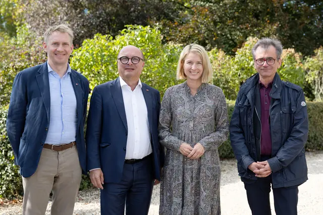 An der Reise der von Landeshauptmann-Stellvertreterin Christine Haberlander angeführten Gesundheitsdelegation in die Niederlande nahmen neben dem oö. Gesundheitsdirektor Jakob Hochgerner (l.) auch Oberösterreichs Apothekerkammer-Präsident Thomas Veitschegger (2.v.r.) und Ärztekammer-Präsident Peter Niedermoser (r.) teil.