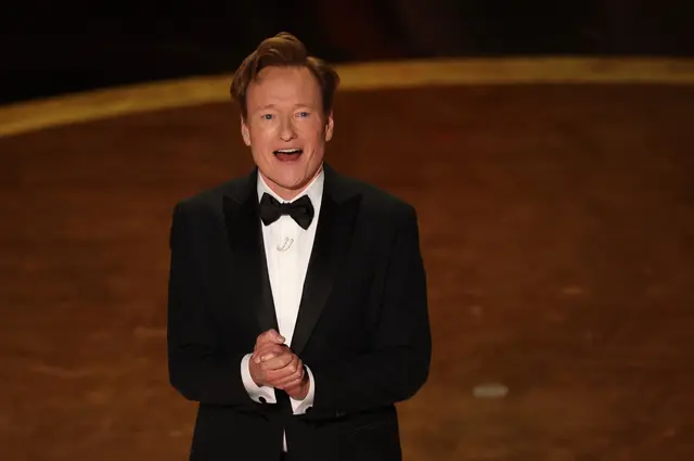 Conan O'Brien, hier zu sehen bei der diesjährigen Oscar-Verleihung, tourte zuletzt durch Wien. | Foto: Carlos Barria / REUTERS / picturedesk.com