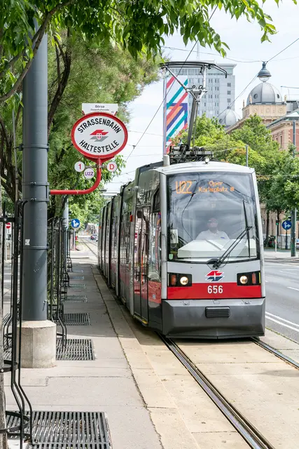Die Ersatzlinie U2Z für die eingestellte U2 zwischen Schottenring und Karlsplatz. (Archiv) | Foto: Wiener Linien/Manfred Helmer