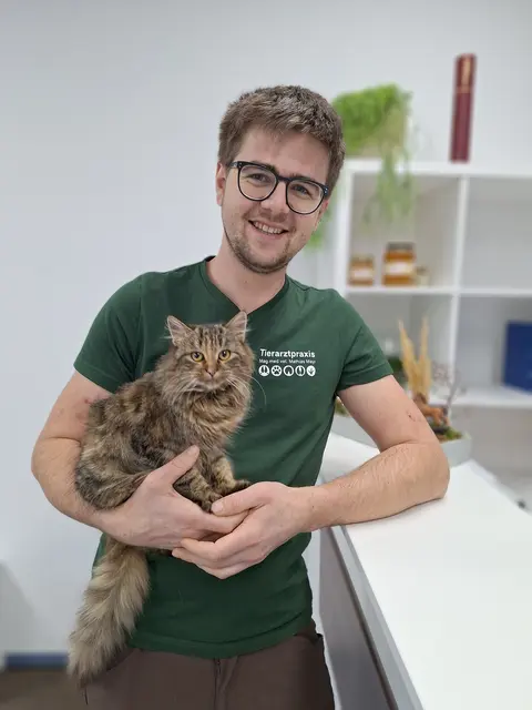 „Lieber einmal zu viel, als zu spät“, sagt Mathias Mayr, Tierarzt in Waizenkirchen, über frühzeitige Kontrollen. | Foto: Mathias Mayr