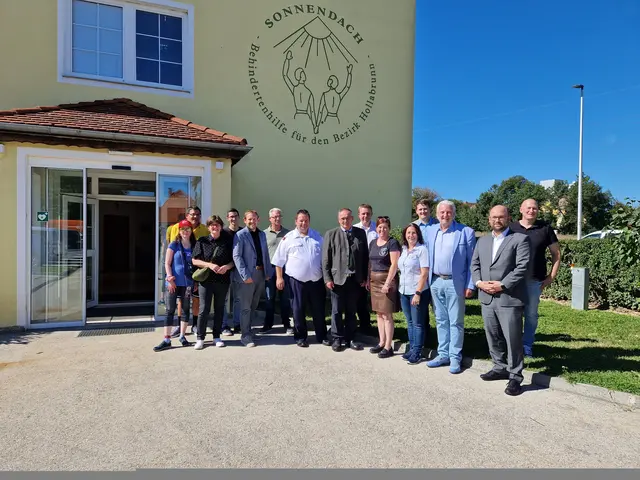 Ehrengäste und Vertreter des Vereines Sonnendach | Foto: Richard Hogl