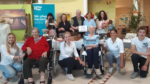 Die Schüler:innen der LFS Althofen begleiteten die Bewohner:innen des Hauses Suavitas in Friesach auf der Reise in die Vergangenheit.