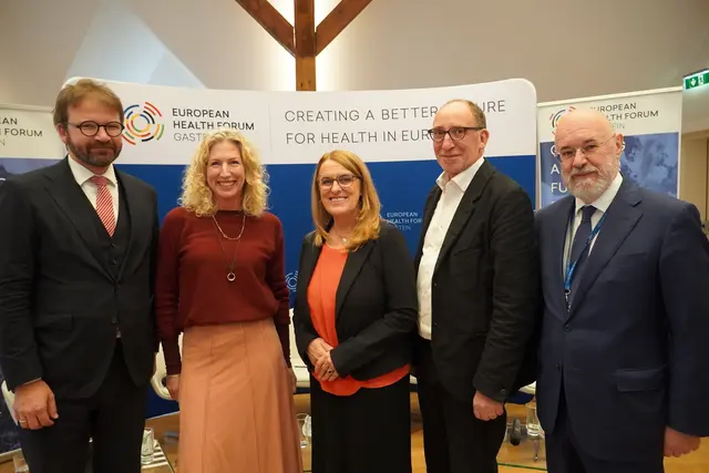 v.l.: Herwig Ostermann, Moderatorin Britta Blumencron, Ulrike Königsberger-Ludwig, Johannes Rauch und Clemens Martin Auer | Foto: Johannes Brandner