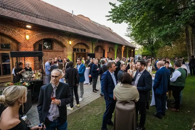 Unter dem Motto "Menschen, Visonen, Realitäten" wurde das Firmenjubiläum mit jenen Menschen gefeiert, die ÖWG Wohnbau über die Jahrzehnte geprägt und begleitet haben. | Foto: 4Events